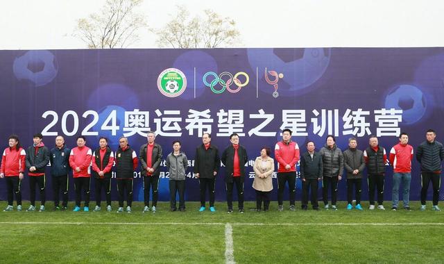 ”“现在米兰与榜首的分差已经很大了，我不认为米兰还能追回与国米9分的分差，与尤文7分的分差。